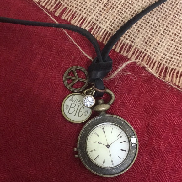 Handmade Leather necklace with locket charm - Picture 5 of 6